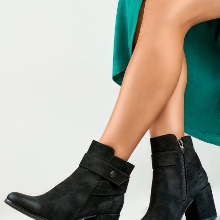 Stiefeletten mit Absatz - Größe 40